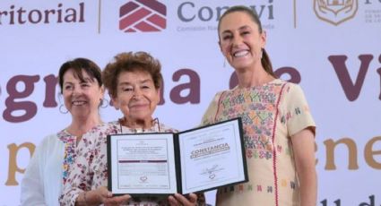 Claudia Sheinbaum entrega escrituras y finiquitos de créditos impagables en Morelos