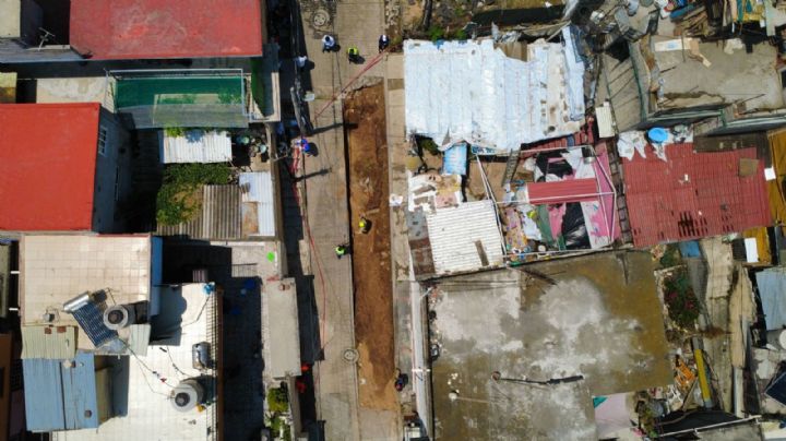 Continua la atención a casas afectadas por fuga de agua