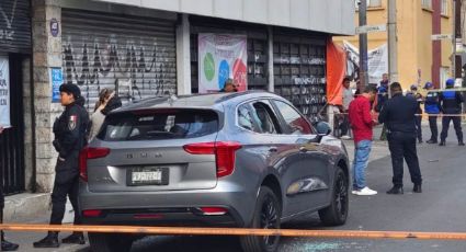 Balean a automovilista en Iztacalco y escapan en Metro