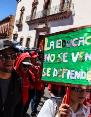 Foto descriptiva de: SNTE pone cifra al aumento salarial para maestros este 2026