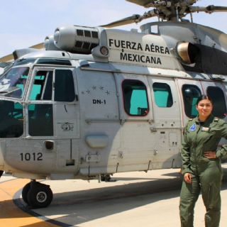 Dominan al 'monstruo del aire: Mujeres pilotan los helicópteros Cougar