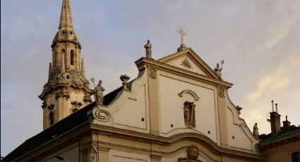 Sujeto queda colgado tras intentar saquear iglesia