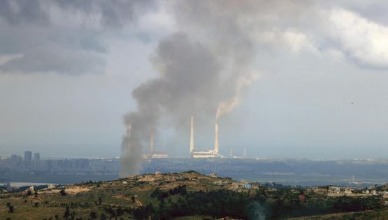 Irán amaga con "asfixiar" a sus adversarios tras ofensiva de EU e Israel