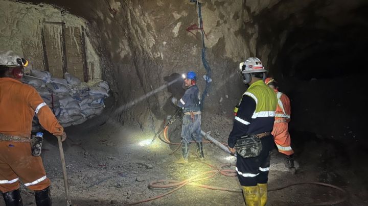 Trabajos para rescatar a mineros en Sinaloa continúan