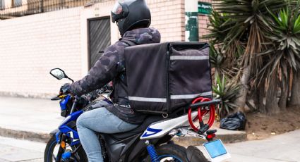 VIDEO | Repartidor golpea a conductor en Baja California