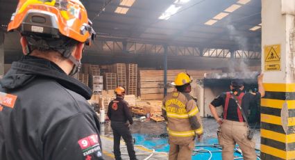 Incendio en Parque Industrial de Escobedo deja trabajadores intoxicados y evacuación masiva