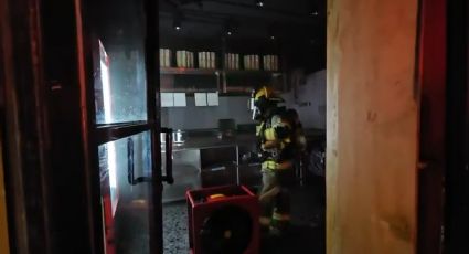 Cortocircuito genera incendio en restaurante de San Pedro