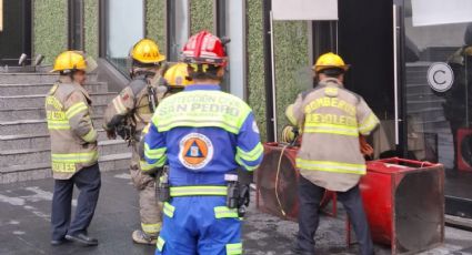 Incendio en Cenacolo de Valle Oriente moviliza a bomberos y evacúan a 110 personas