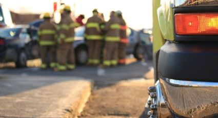 Camión de transporte urbano arrolla a motociclista en Escobedo