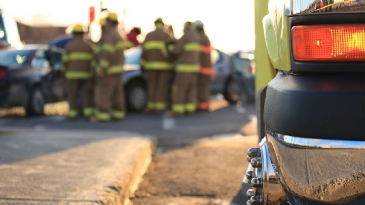 Camión de transporte urbano arrolla a motociclista en Escobedo