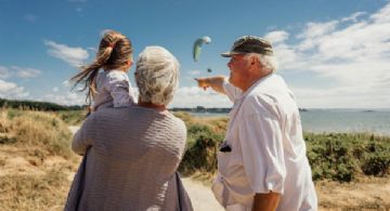 La ciencia confirma: envejecer nos mejora