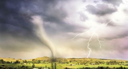 Tornados en EU: Alerta de emergencia | VIDEOS