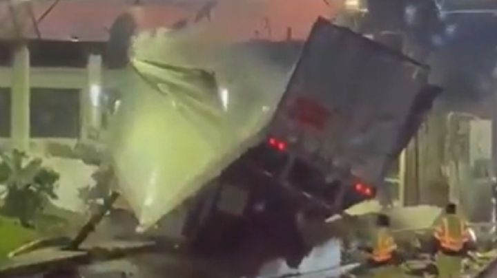 Accidente Zinapécuaro; tráiler sin frenos choca contra caseta