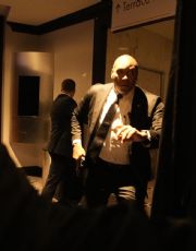 Foto descriptiva de: Momento exacto en que se escuchan disparos en cena de corresponsales de la Casa Blanca