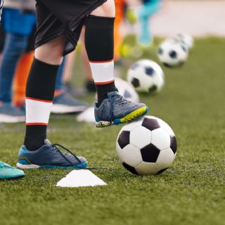 Hombre dispara a padre de familia en cancha de futbol