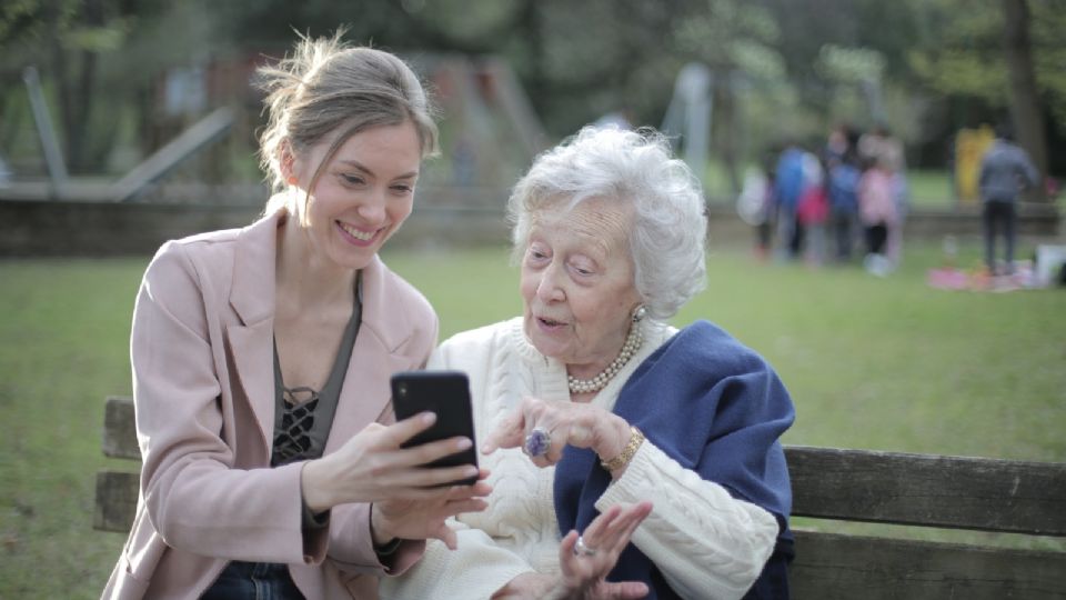 La inteligencia artificial permite una detección de Alzheimer por voz más rápida y accesible para todos los pacientes.