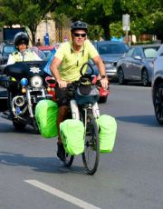 Foto descriptiva de: Tránsito escolta a ciclistas argentinos en su paso por Monterrey rumbo al Mundial 2026