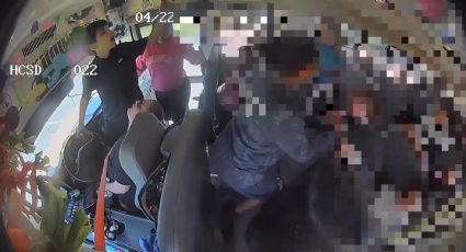 VIDEO | Alumnos evitan tragedia tras desmayo de la conductora de autobús escolar