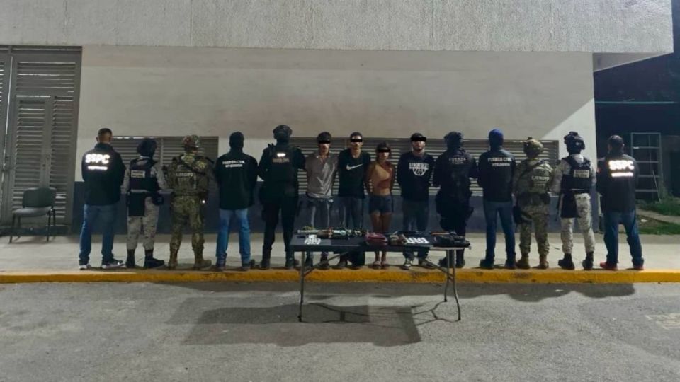 Fuerza Civil detiene a cuatro presuntos delincuentes ligados a bloqueos en carreteras de Nuevo León.