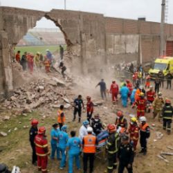Tragedia en el fútbol peruano: Colapso de barda en estadio deja decenas de heridos