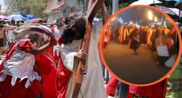 Viacrucis Xonacatlán: actor que representaba a Jesús cae de cara tras empujón y es hospitalizado
