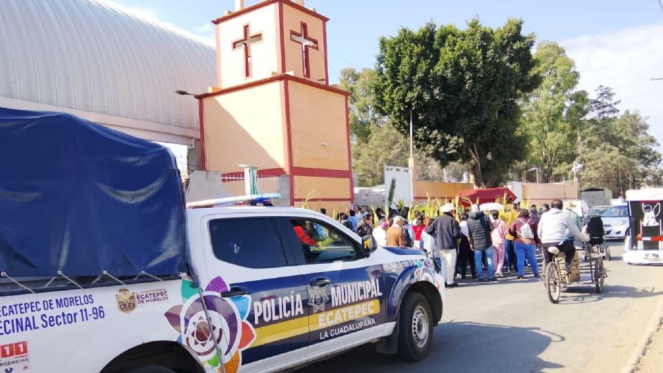 Elementos de la policía municipal de Ecatepec durante el operativo de seguridad de Semana Santa.