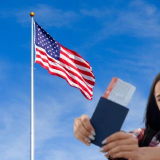 ¿Qué es la Tarjeta de Cruce Fronterizo y cómo puedo usar la ‘visa láser’?