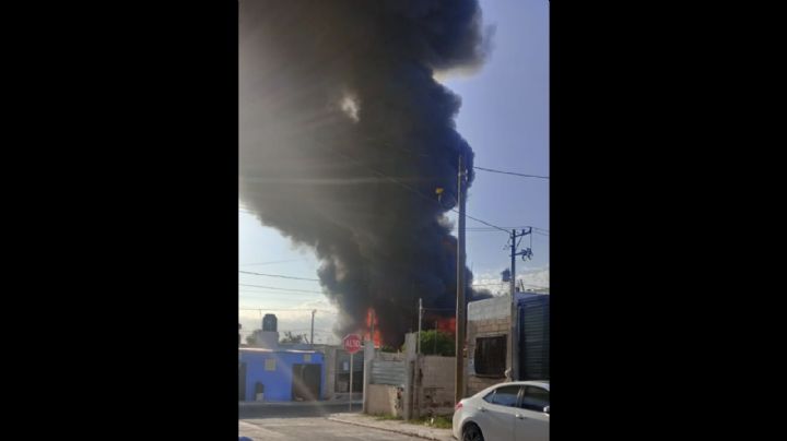 Quema de basura desata incendio y consume siete casas en el sur de Mérida