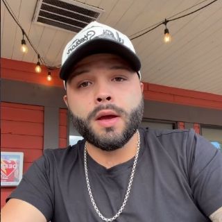 Leonardo Aguilar: ¿Boletos en puesto de gorditas?