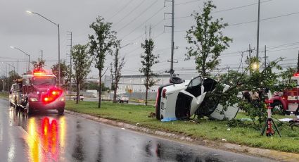 Persecución desde San Nicolás termina en tragedia en Apodaca; muere mujer tras volcadura