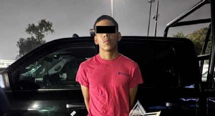 Detienen a joven con droga; lo investigan por asalto a un Oxxo en Monterrey