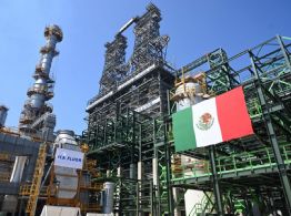 VIDEOS | Explosión en refinería de Pemex en Oaxaca deja lesionados