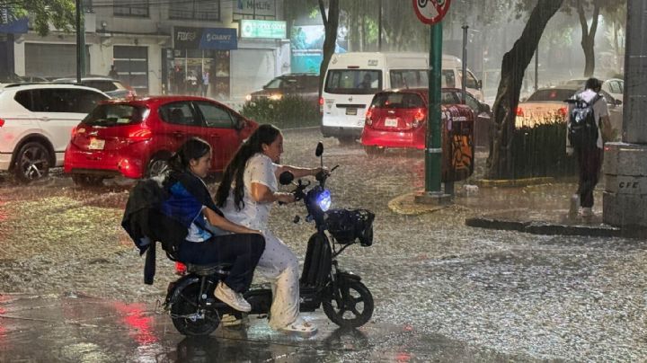 Inundaciones en Cuajimalpa: Lluvia alcanza un metro de altura