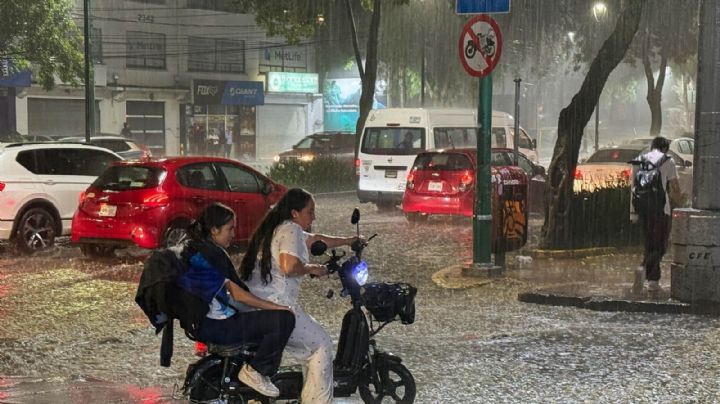 Lluvias en CDMX dejan encharcamientos y cierres viales