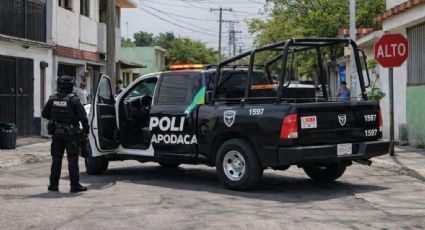 Bala perdida impacta en ventana de la Secundaria 119 en la colonia Villa de San Carlos en Apodaca