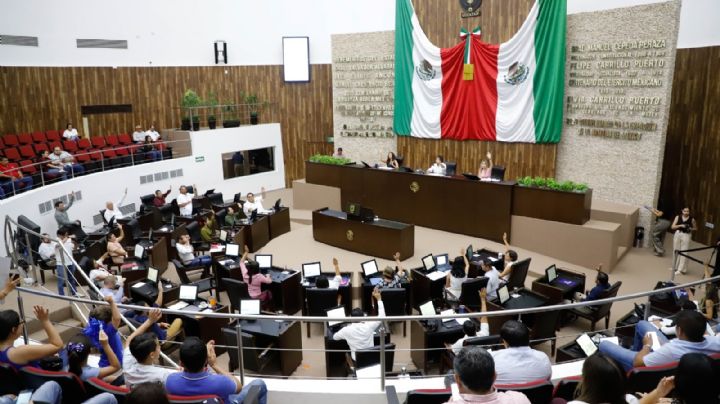 Congreso del Estado recibe a agrupaciones de taxistas de Yucatán