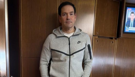 Marco Rubio posa con la ropa de captura de Maduro