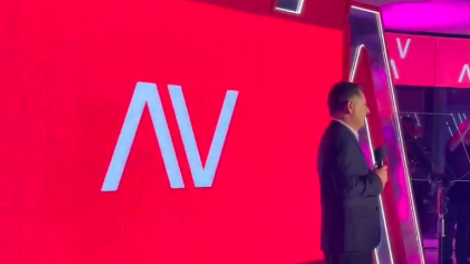 Directivos y embajadores presentan la nueva imagen de la marca en el World Trade Center.