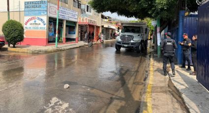 Instalan tinacos y envían pipas tras ruptura de tubería en Iztapalapa