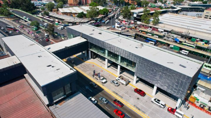 Mujer cae en Indios Verdes y moviliza a emergencias