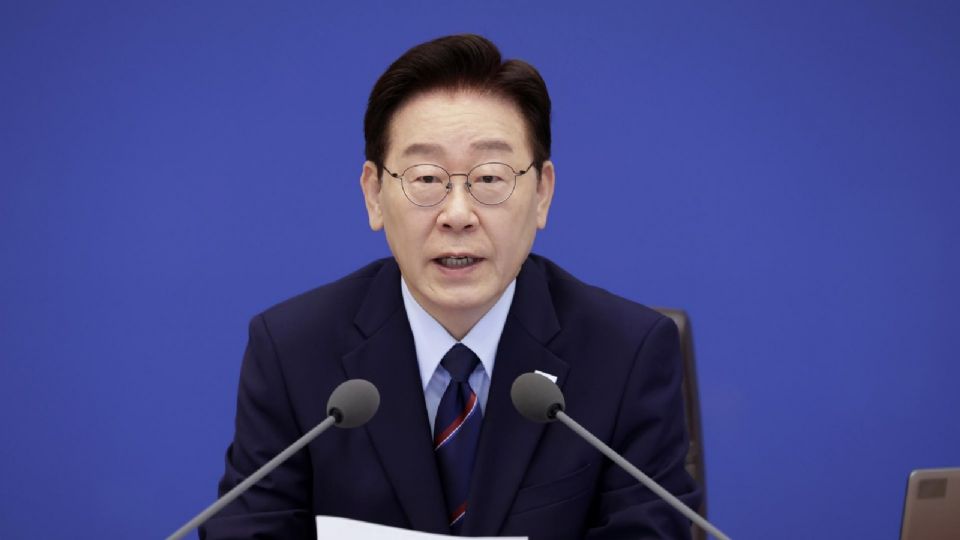 La SRE informó que la mandataria mexicana sostuvo una llamada telefónica con el presidente de la República de Corea.