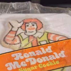VIDEO | ¿Una galleta de 40 años? La verdadera historia de McDonald's