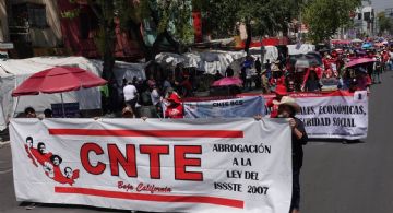 CNTE protesta en CDMX y prepara paro nacional en junio