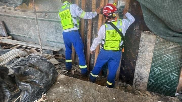 Se desploma grúa en CDMX y deja heridos en obra