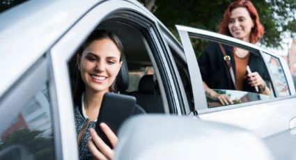 Operadora de Uber capta agresión verbal de madre tras viaje de sus hijas
