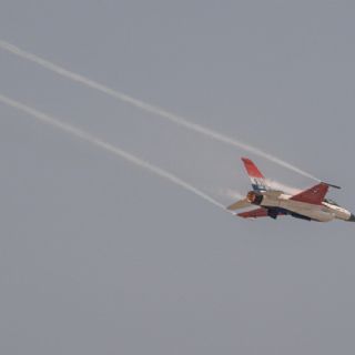 VIDEO | Chocan dos aviones de combate en EU