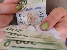 ¿Quiénes cobran la Pensión Bienestar 2026 hoy lunes 18?