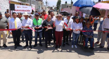 Azucena Cisneros entrega obras de pavimentación en Ecatepec