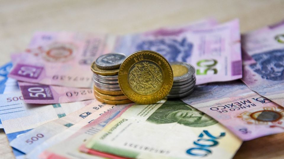 Pensionados del ISSSTE recibirán pago adelantado.