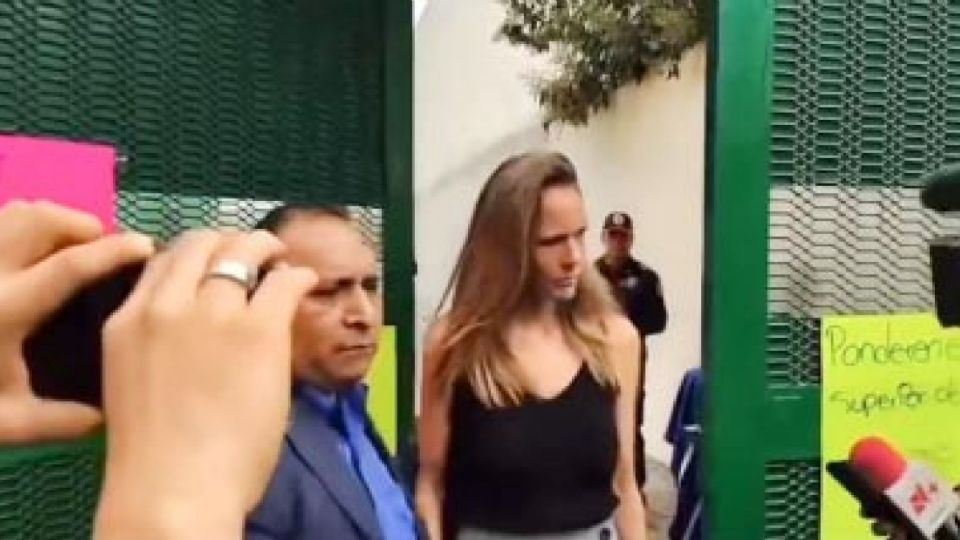 Ximena Pichel fue evidenciada en redes sociales por agredir verbalmente a un policía.